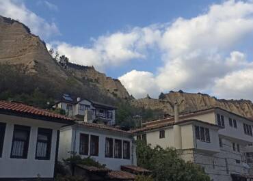ТРИДНЕВНА ЕКСКУРЗИЯ В РАЙОНА НА ПЕТРИЧ И МЕЛНИК